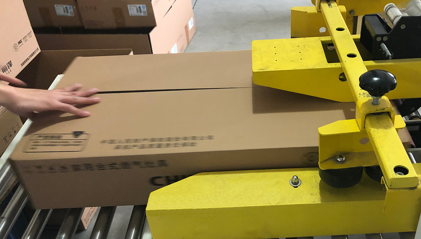 Automatic baling press